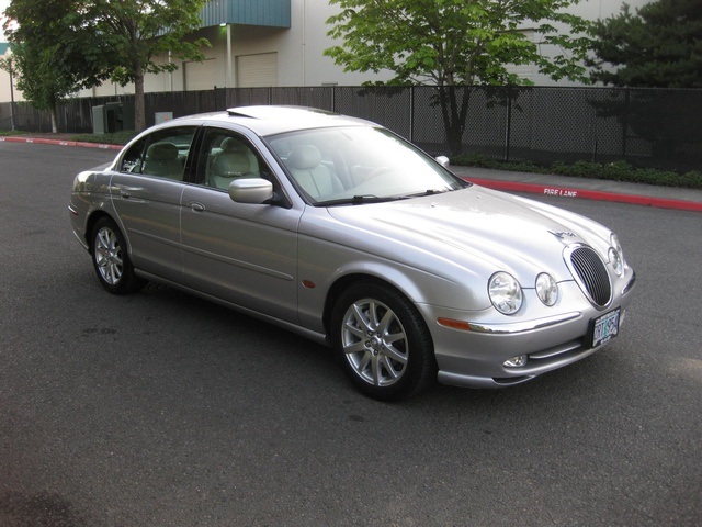 2001 Jaguar S-Type 4.0 V8 LUXURY Sedan