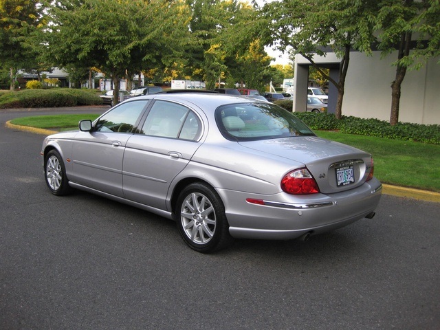 2001 Jaguar S-Type 4.0 V8 LUXURY Sedan   - Photo 4 - Portland, OR 97217