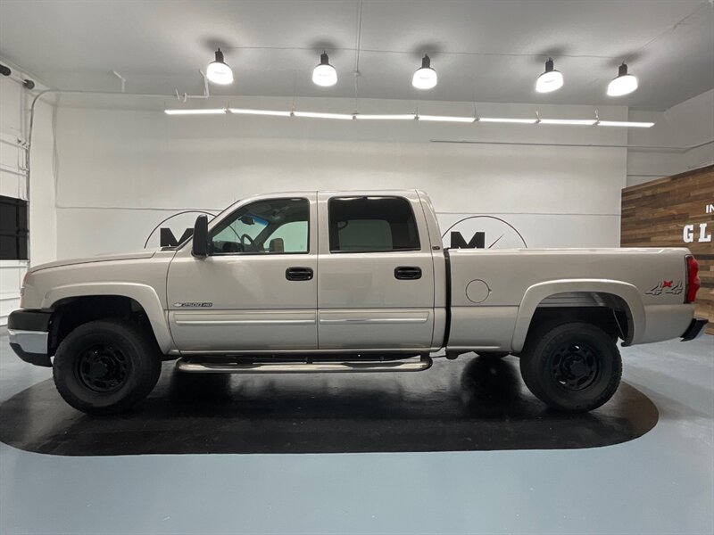 2007 Chevrolet Silverado 2500 LT Crew Cab 4X4 / 6.0L V8 / 1-OWNER LOCAL  / RUST FREE / Excel Cond - Photo 3 - Gladstone, OR 97027