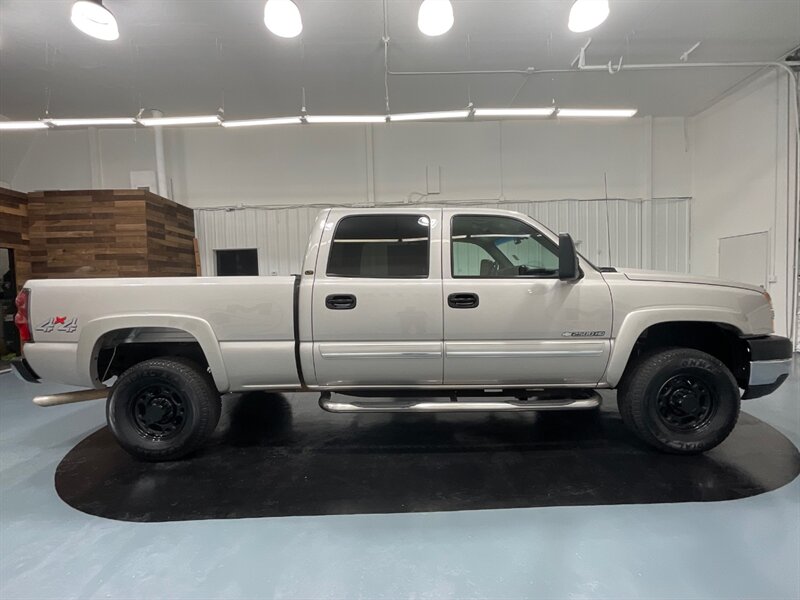 2007 Chevrolet Silverado 2500 LT Crew Cab 4X4 / 6.0L V8 / 1-OWNER LOCAL  / RUST FREE / Excel Cond - Photo 4 - Gladstone, OR 97027