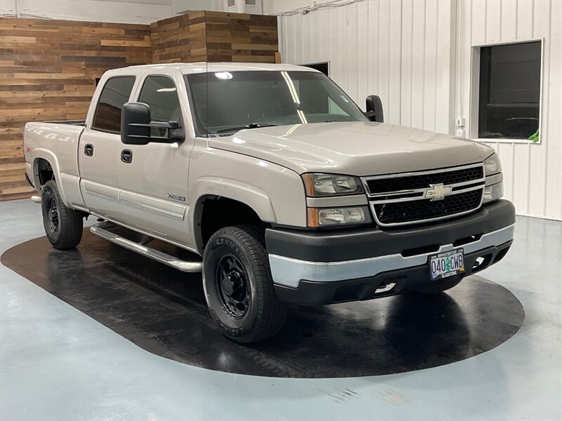 2007 Chevrolet Silverado 2500 LT Crew Cab 4X4 / 6.0L V8 / 1-OWNER LOCAL  / RUST FREE / Excel Cond - Photo 2 - Gladstone, OR 97027