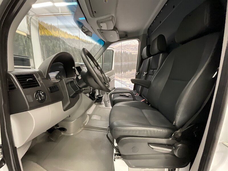 2017 Mercedes-Benz Sprinter 2500 CARGO VAN / 3.0L DIESEL/Backup Cam /1-OWNER  /144 " WB STANDARD ROOF / BRAND NEW SET OF TIRES / 90,000 MILES - Photo 29 - Gladstone, OR 97027