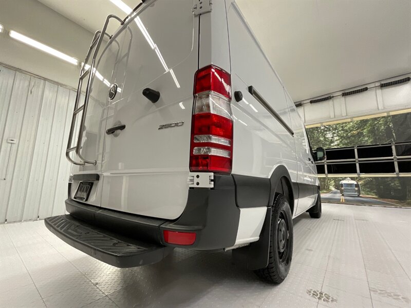 2017 Mercedes-Benz Sprinter 2500 CARGO VAN / 3.0L DIESEL/Backup Cam /1-OWNER  /144 " WB STANDARD ROOF / BRAND NEW SET OF TIRES / 90,000 MILES - Photo 24 - Gladstone, OR 97027