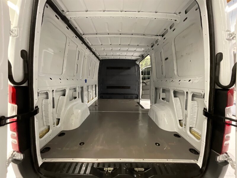 2017 Mercedes-Benz Sprinter 2500 CARGO VAN / 3.0L DIESEL/Backup Cam /1-OWNER  /144 " WB STANDARD ROOF / BRAND NEW SET OF TIRES / 90,000 MILES - Photo 10 - Gladstone, OR 97027