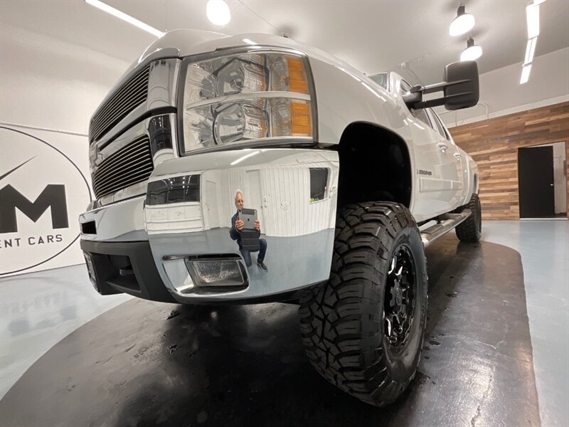 2007 Chevrolet Silverado 2500 LTZ Z71 4X4 / 6.6L DURAMAX / 1-OWNER / LIFTED  / Leather & Navigation - Photo 47 - Gladstone, OR 97027