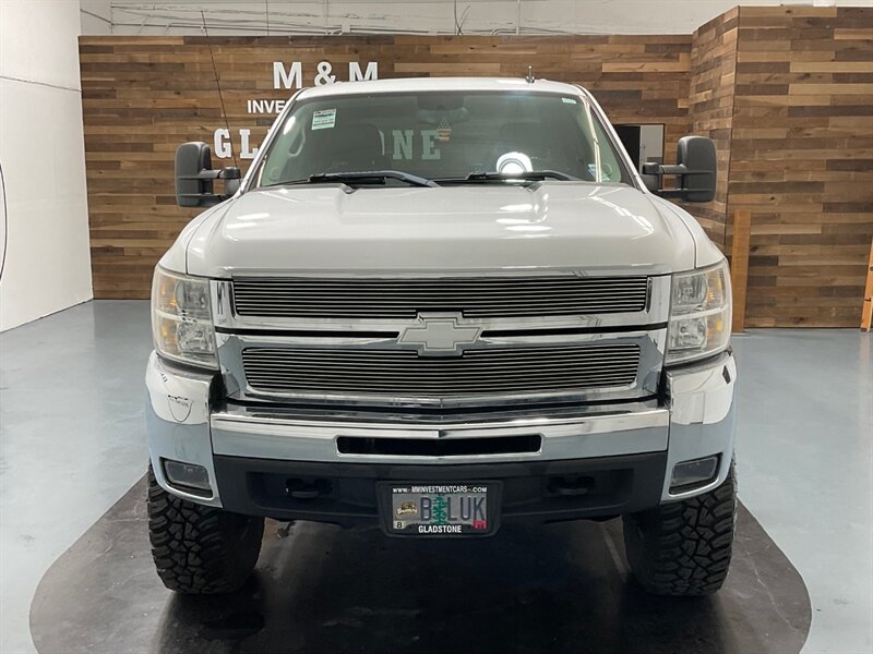 2007 Chevrolet Silverado 2500 LTZ Z71 4X4 / 6.6L DURAMAX / 1-OWNER / LIFTED  / Leather & Navigation - Photo 6 - Gladstone, OR 97027