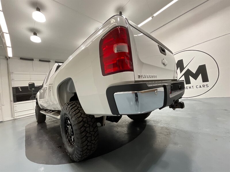 2007 Chevrolet Silverado 2500 LTZ Z71 4X4 / 6.6L DURAMAX / 1-OWNER / LIFTED  / Leather & Navigation - Photo 45 - Gladstone, OR 97027