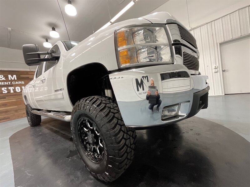 2007 Chevrolet Silverado 2500 LTZ Z71 4X4 / 6.6L DURAMAX / 1-OWNER / LIFTED  / Leather & Navigation - Photo 48 - Gladstone, OR 97027