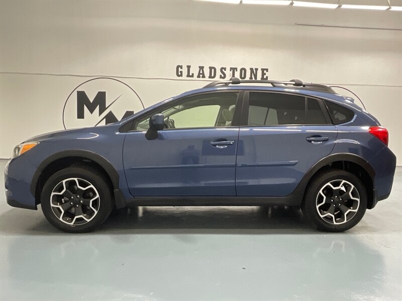 2013 Subaru XV Crosstrek 2.0i Premium AWD / Sunroof/ 5-SPEED MANUAL/1-OWNER  / LOCAL SUV / ZERO RUST - Photo 3 - Gladstone, OR 97027