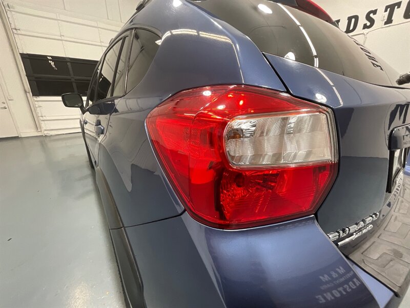 2013 Subaru XV Crosstrek 2.0i Premium AWD / Sunroof/ 5-SPEED MANUAL/1-OWNER  / LOCAL SUV / ZERO RUST - Photo 28 - Gladstone, OR 97027