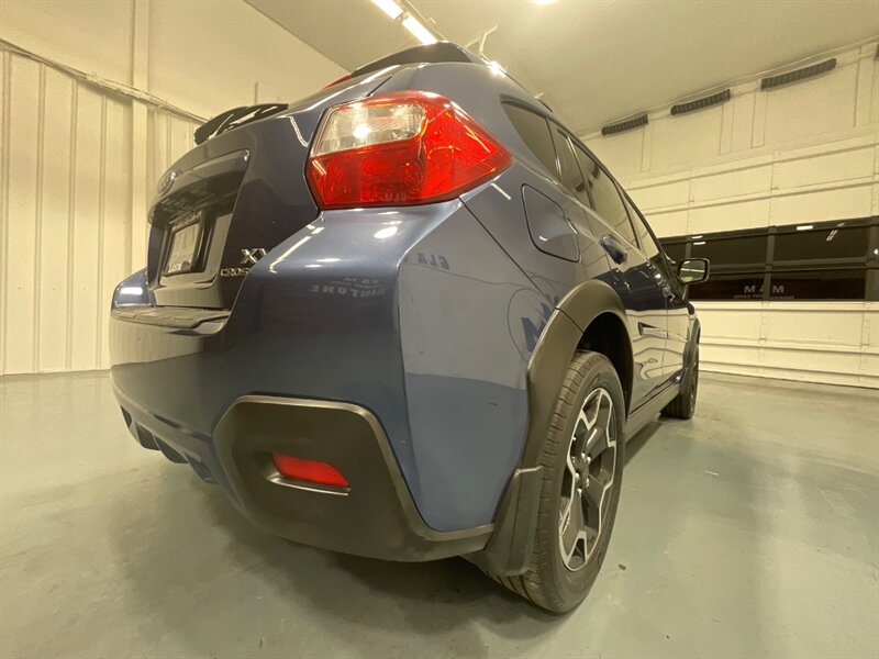 2013 Subaru XV Crosstrek 2.0i Premium AWD / Sunroof/ 5-SPEED MANUAL/1-OWNER  / LOCAL SUV / ZERO RUST - Photo 38 - Gladstone, OR 97027