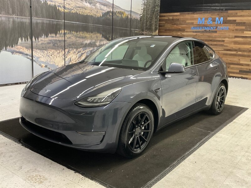 2020 Tesla Model Y Long Range AWD / FULL SELF DRIVING AUTO PILOT  / 1-OWNER / ONLY 34,000 MILES - Photo 1 - Gladstone, OR 97027