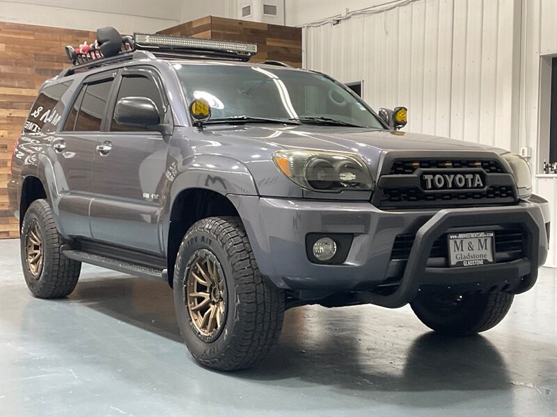 2006 Toyota 4Runner V6 SR5 4X4 /3RD ROW SEAT / LIFTED / FUEL WHEELS / CUSTOM BUILT / AUTO START / ZERO RUST - Photo 2 - Gladstone, OR 97027