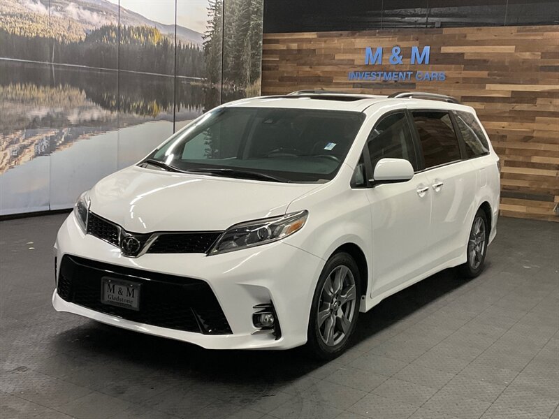 2018 Toyota Sienna SE Premium 8-Passenger / Leather / 21,000 MILES  1-OWNER LOCAL VAN / Navigation & Backup Camera / Sunroof / SUPER CLEAN !! - Photo 25 - Gladstone, OR 97027