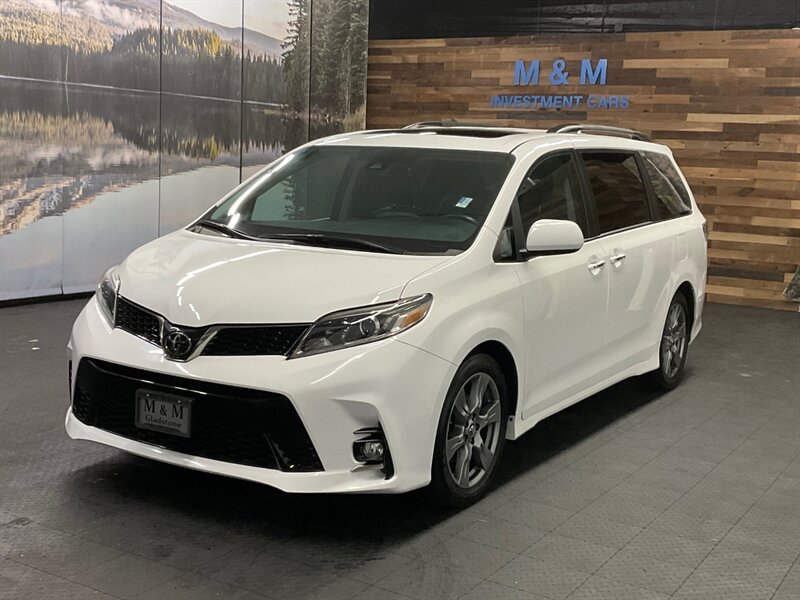 2018 Toyota Sienna SE Premium 8-Passenger / Leather / 21,000 MILES 1 ...