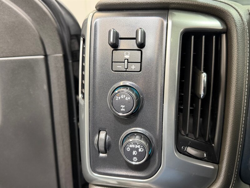 2017 Chevrolet Silverado 2500 2500HD LTZ Z71 OFF RD 4X4 6.6L DURAMAX DIESEL /LIFTED w. NEW TIRES / HEATED & COOLED LEATHER SEATS - Photo 19 - Gladstone, OR 97027