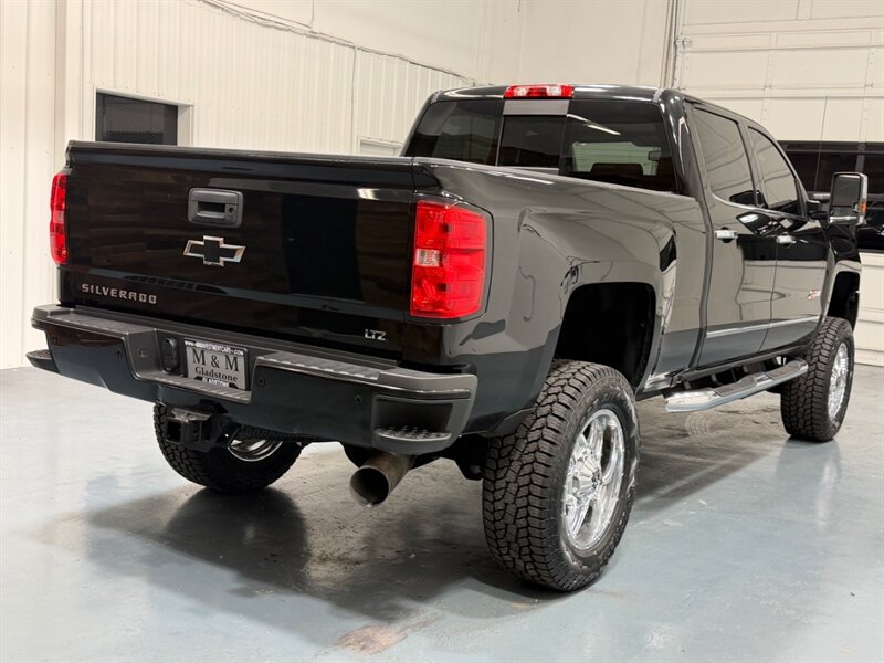 2017 Chevrolet Silverado 2500 2500HD LTZ Z71 OFF RD 4X4 6.6L DURAMAX DIESEL /LIFTED w. NEW TIRES / HEATED & COOLED LEATHER SEATS - Photo 7 - Gladstone, OR 97027