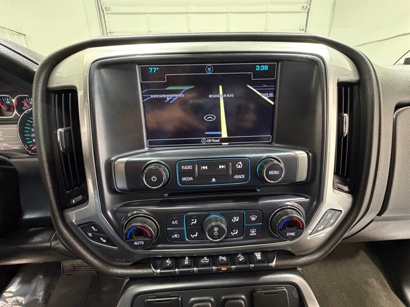 2017 Chevrolet Silverado 2500 2500HD LTZ Z71 OFF RD 4X4 6.6L DURAMAX DIESEL /LIFTED w. NEW TIRES / HEATED & COOLED LEATHER SEATS - Photo 18 - Gladstone, OR 97027