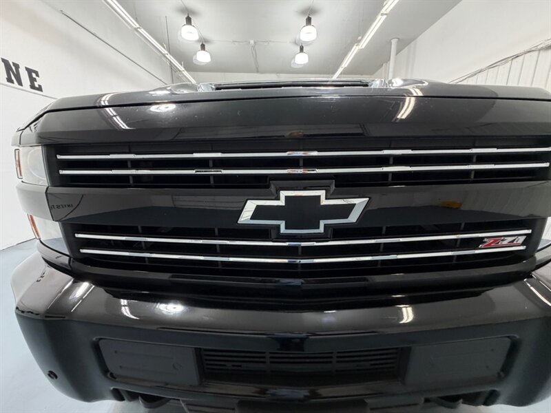 2017 Chevrolet Silverado 2500 2500HD LTZ Z71 OFF RD 4X4 6.6L DURAMAX DIESEL /LIFTED w. NEW TIRES / HEATED & COOLED LEATHER SEATS - Photo 30 - Gladstone, OR 97027