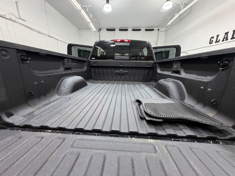 2017 Chevrolet Silverado 2500 2500HD LTZ Z71 OFF RD 4X4 6.6L DURAMAX DIESEL /LIFTED w. NEW TIRES / HEATED & COOLED LEATHER SEATS - Photo 10 - Gladstone, OR 97027
