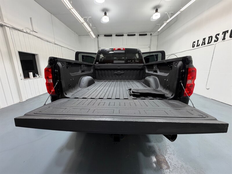 2017 Chevrolet Silverado 2500 2500HD LTZ Z71 OFF RD 4X4 6.6L DURAMAX DIESEL /LIFTED w. NEW TIRES / HEATED & COOLED LEATHER SEATS - Photo 11 - Gladstone, OR 97027