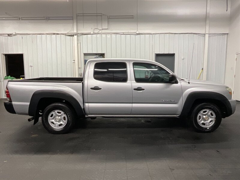 2011 Toyota Tacoma Double Cab 2WD /4Cyl / Backup Camera / CLEAN   - Photo 4 - Gladstone, OR 97027