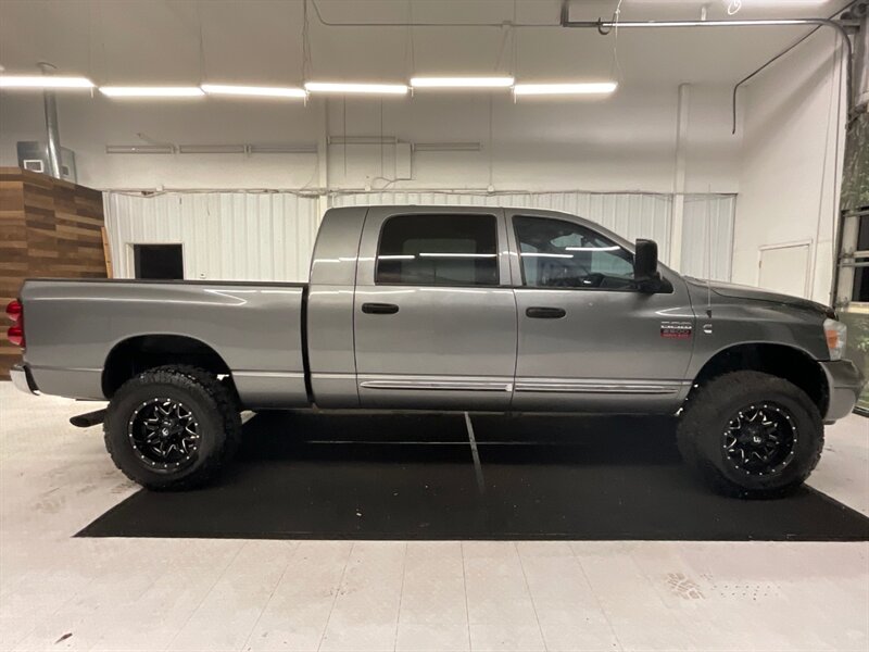 2008 Dodge Ram 2500 4x4 Laramie MEGA CAB / 6.7L DIESEL / LIFTED  / BRAND NEW 35 " MUD TIRES & 20 " FUEL WHEELS / Leather & Heated Seats / DVD Player / Sunroof / 112,000 MILES - Photo 4 - Gladstone, OR 97027