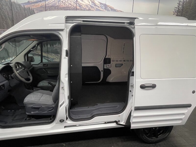 2012 Ford Transit Connect Cargo Van XL / Rear Glass / Excel Cond   - Photo 32 - Gladstone, OR 97027