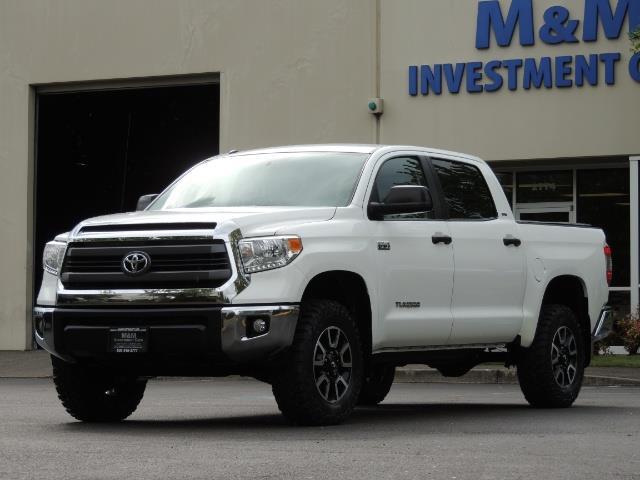 2014 Toyota Tundra SR5 / CrewMax / 4X4 / 5.7L / LEATHER / 1-Owner