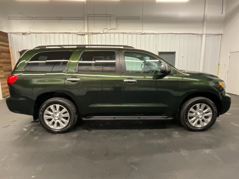 2010 Toyota Sequoia Limited 4X4 / 5.7L V8 / 1-OWNER / 94,000 MILES  Leather Heated Seats / Navigation & Backup Camera / 3RD ROW SEAT / SHARP SHARP !! - Photo 4 - Gladstone, OR 97027