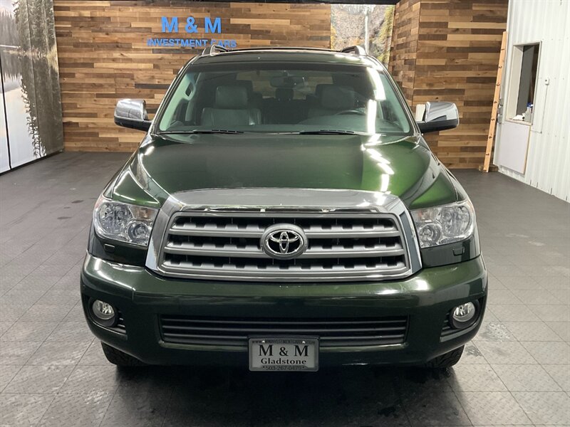 2010 Toyota Sequoia Limited 4X4 / 5.7L V8 / 1-OWNER / 94,000 MILES  Leather Heated Seats / Navigation & Backup Camera / 3RD ROW SEAT / SHARP SHARP !! - Photo 5 - Gladstone, OR 97027