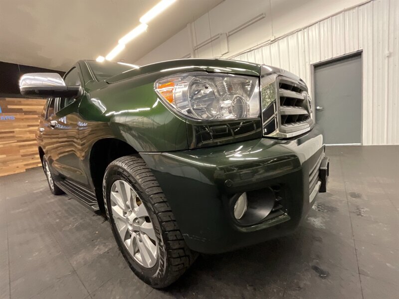 2010 Toyota Sequoia Limited 4X4 / 5.7L V8 / 1-OWNER / 94,000 MILES  Leather Heated Seats / Navigation & Backup Camera / 3RD ROW SEAT / SHARP SHARP !! - Photo 10 - Gladstone, OR 97027