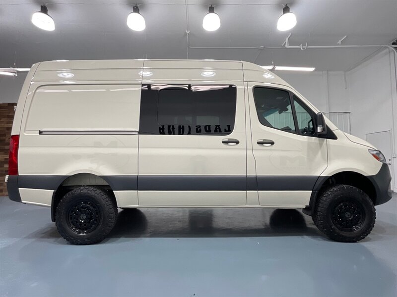 2022 Mercedes-Benz Sprinter 2500 Crew V 4X4 /3.0L V6 DIESEL/ High Roof 144 " WB  / 1-OWNER / Navigation / Backup Camera / Towing pkg / 5-PASSENGER / CREW CARGO VAN / Heated Seats - Photo 4 - Gladstone, OR 97027