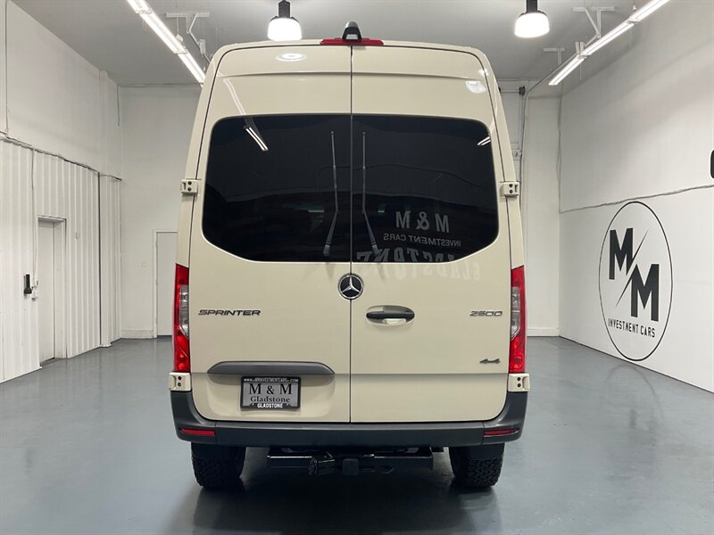 2022 Mercedes-Benz Sprinter 2500 Crew V 4X4 /3.0L V6 DIESEL/ High Roof 144 " WB  / 1-OWNER / Navigation / Backup Camera / Towing pkg / 5-PASSENGER / CREW CARGO VAN / Heated Seats - Photo 6 - Gladstone, OR 97027