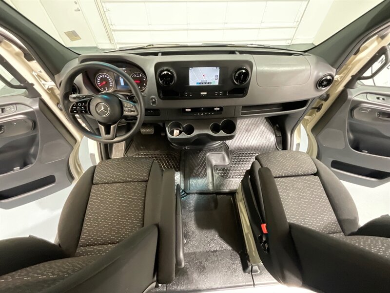 2022 Mercedes-Benz Sprinter 2500 Crew V 4X4 /3.0L V6 DIESEL/ High Roof 144 " WB  / 1-OWNER / Navigation / Backup Camera / Towing pkg / 5-PASSENGER / CREW CARGO VAN / Heated Seats - Photo 16 - Gladstone, OR 97027