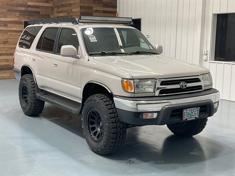 2000 Toyota 4Runner SR5 4X4 / Leather / NEW LIFT WHEELS TIRES  / LOCAL w. ZERO RUST - Photo 2 - Gladstone, OR 97027