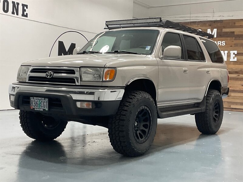 2000 Toyota 4Runner SR5 4X4 / Leather / NEW LIFT WHEELS TIRES  / LOCAL w. ZERO RUST - Photo 1 - Gladstone, OR 97027