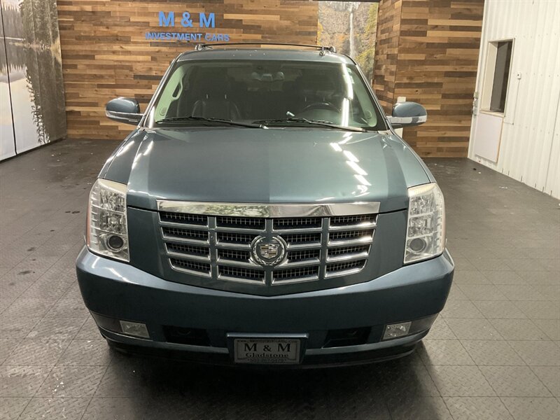 2008 Cadillac Escalade ESV Sport Utility AWD / 6.2L V8 / LEATHER / DVD  Backup Camera / 3RD ROW SEAT / LOCAL OREGON SUV - Photo 5 - Gladstone, OR 97027