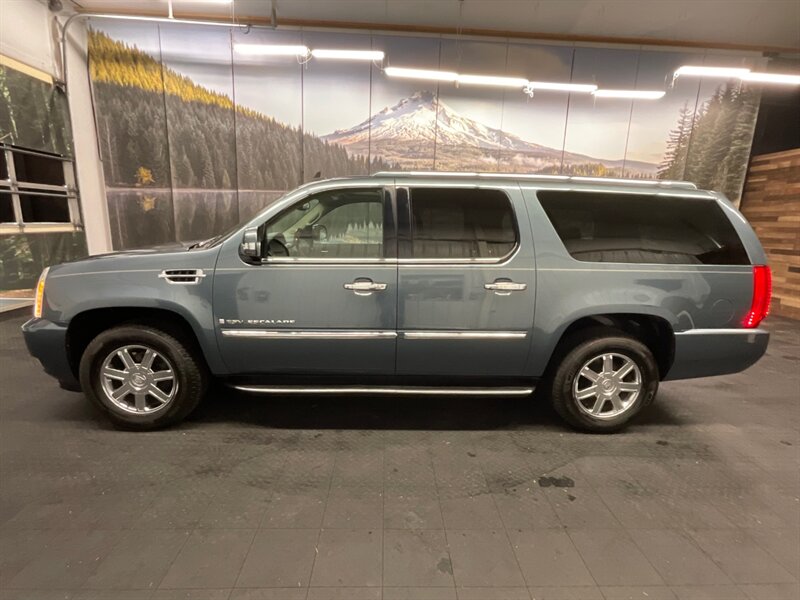 2008 Cadillac Escalade ESV Sport Utility AWD / 6.2L V8 / LEATHER / DVD  Backup Camera / 3RD ROW SEAT / LOCAL OREGON SUV - Photo 3 - Gladstone, OR 97027