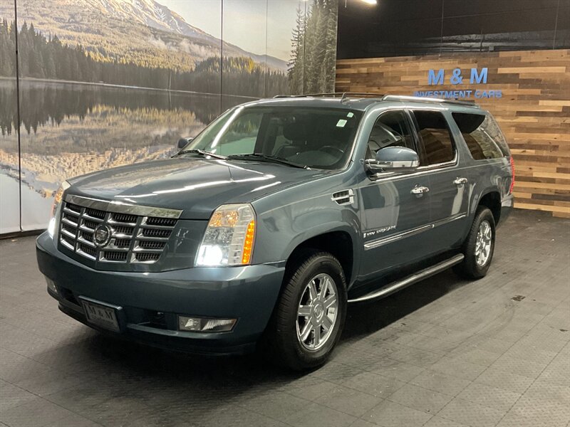 2008 Cadillac Escalade ESV Sport Utility AWD / 6.2L V8 / LEATHER / DVD  Backup Camera / 3RD ROW SEAT / LOCAL OREGON SUV - Photo 19 - Gladstone, OR 97027