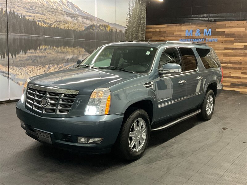 2008 Cadillac Escalade ESV Sport Utility AWD / 6.2L V8 / LEATHER / DVD  Backup Camera / 3RD ROW SEAT / LOCAL OREGON SUV - Photo 1 - Gladstone, OR 97027