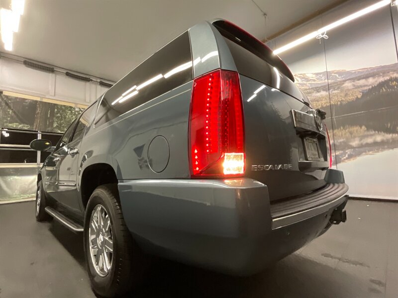 2008 Cadillac Escalade ESV Sport Utility AWD / 6.2L V8 / LEATHER / DVD  Backup Camera / 3RD ROW SEAT / LOCAL OREGON SUV - Photo 33 - Gladstone, OR 97027