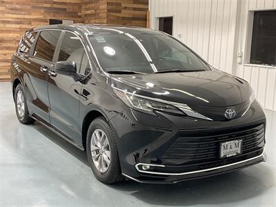 2022 Toyota Sienna XLE Premium 7-Passenger AWD / 2.5L 4Cyl Hybrid  / 1-OWNER / Sunroof / Leather Heated Seats / ALL WHEEL DRIVE / HYBRID