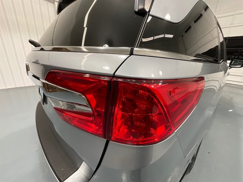 2019 Honda Odyssey EX-L MiniVan / Sunroof / Navi / DVD / Leather  / BRAND NEW TIRES - Photo 27 - Gladstone, OR 97027