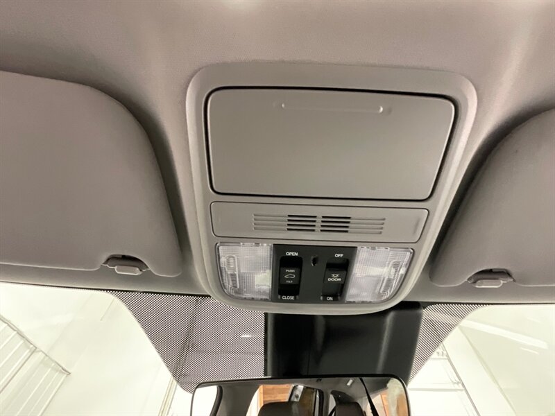 2019 Honda Odyssey EX-L MiniVan / Sunroof / Navi / DVD / Leather  / BRAND NEW TIRES - Photo 55 - Gladstone, OR 97027