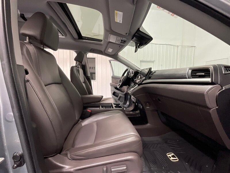 2019 Honda Odyssey EX-L MiniVan / Sunroof / Navi / DVD / Leather  / BRAND NEW TIRES - Photo 14 - Gladstone, OR 97027