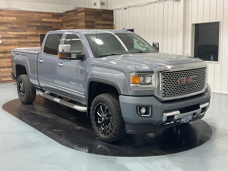 2016 GMC Sierra 2500 Denali Crew Cab 4X4 / 6.6L DURAMAX DIESEL / LOADED  / RUST FREE / Excel Cond - Photo 2 - Gladstone, OR 97027