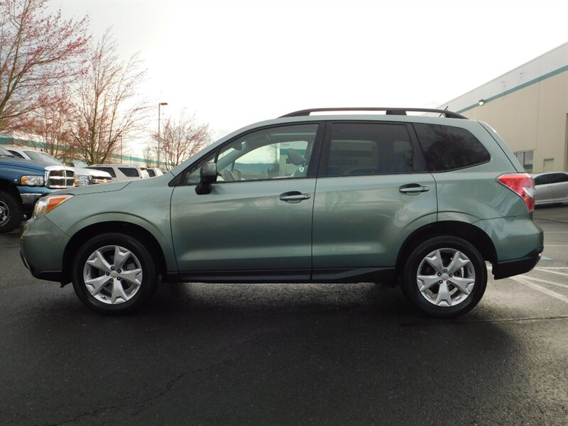 2014 Subaru Forester 2.5i Premium Sport Utility AWD / Panoramic Sunroof