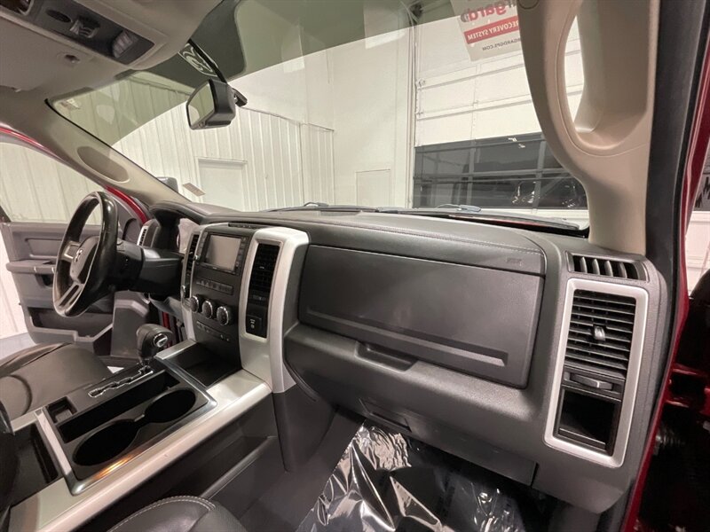 2011 RAM 1500 Sport 4X4 / 5.7L V8 HEMI /Leather & Sunroof  / ZERO RUST - Photo 12 - Gladstone, OR 97027