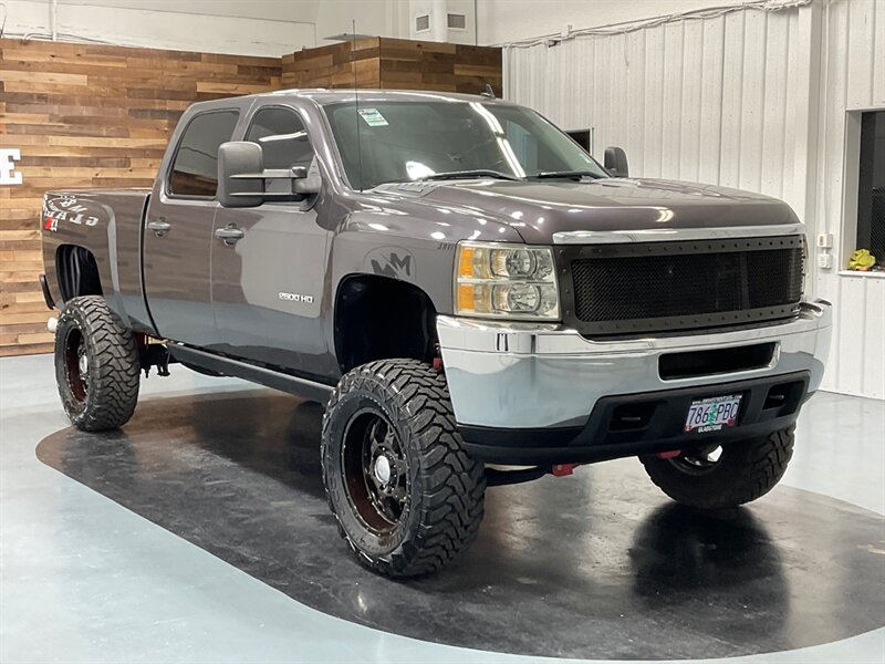 2011 Chevrolet Silverado 2500 LT Crew Cab 4X4 / 6.6L DIESEL DURAMAX / LIFTED  / 37inc MUD TIRES - Photo 2 - Gladstone, OR 97027